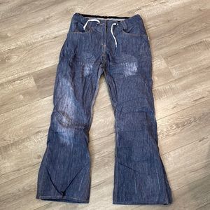 Women’s Snowboarding Pants